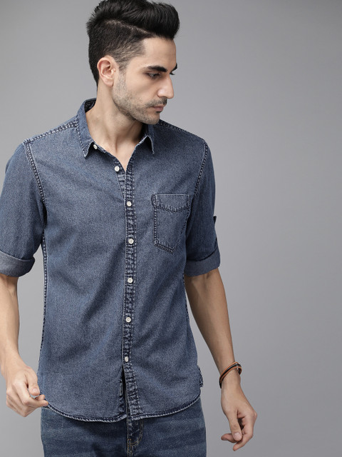 

The Roadster Lifestyle Co Men Blue Regular Fit Faded Casual Denim Shirt