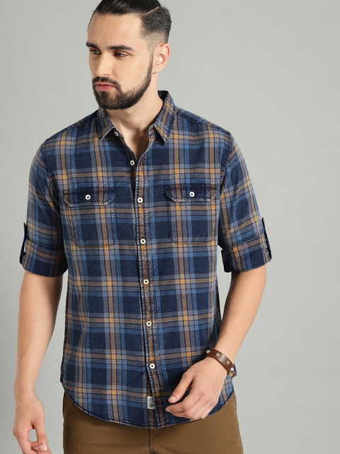 

Roadster Men Navy Blue & Khaki Regular Fit Checked Casual Shirt