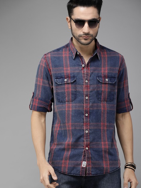 

Roadster Men Navy Blue & Rust Red Regular Fit Checked Casual Shirt