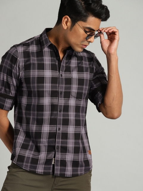 

Roadster Men Black & Grey Regular Fit Checked Casual Shirt