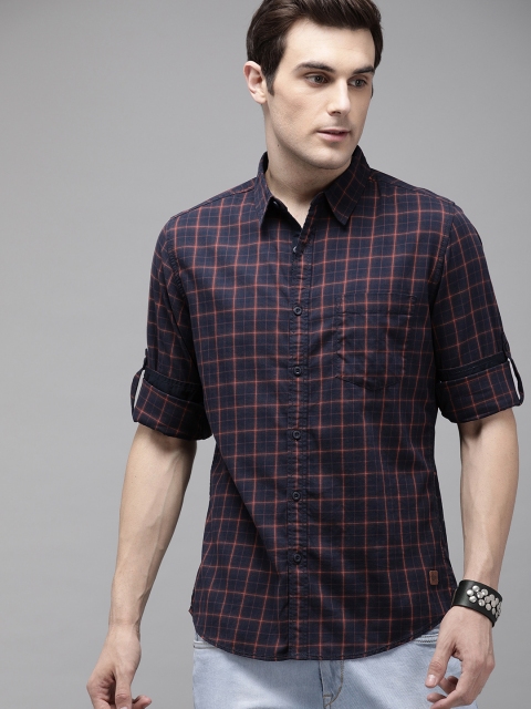

The Roadster Lifestyle Co Men Navy Blue & Orange Regular Fit Checked Casual Shirt