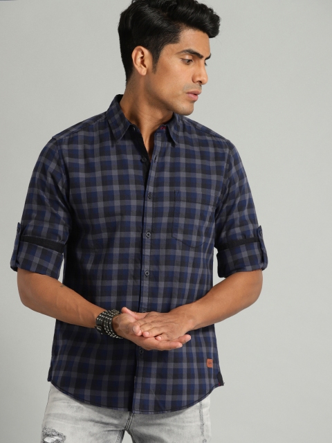 

Roadster Men Black & Navy Blue Regular Fit Checked Casual Shirt