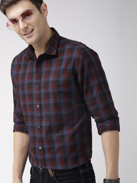 

Mast & Harbour Men Navy Blue & Red Regular Fit Checked Casual Shirt