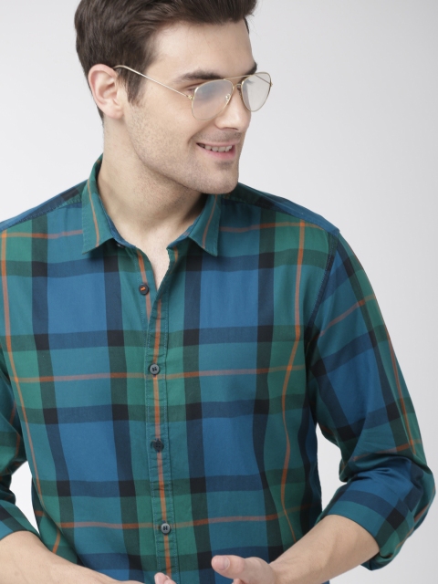 

Mast & Harbour Men Green & Blue Regular Fit Checked Casual Shirt