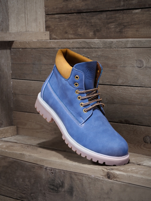 

Roadster Men Blue Solid Mid-Top Flat Boots