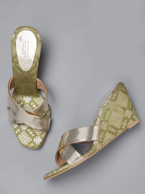 

Anouk Women Gold-Toned Solid Wedges