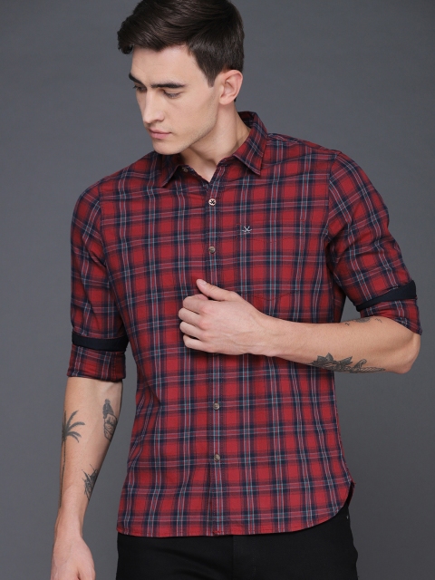

WROGN Men Red & Navy Blue Slim Fit Checked Casual Shirt