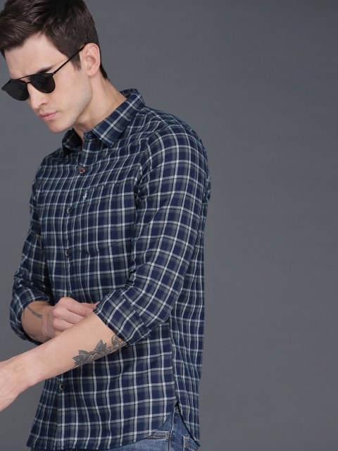 

WROGN Men Navy Blue & Grey Slim Fit Checked Casual Shirt