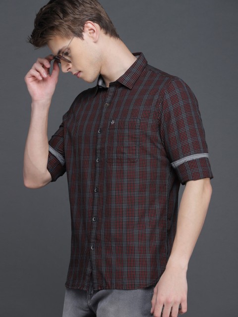 

WROGN Men Red & Black Slim Fit Checked Casual Shirt