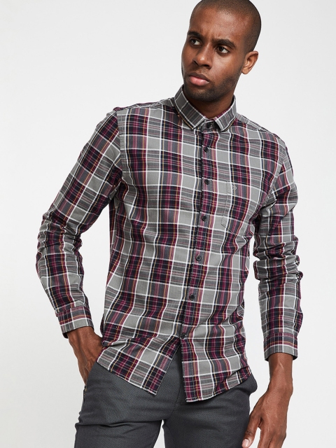 

CODE by Lifestyle Men Grey & Magenta Slim Fit Checked Casual Shirt
