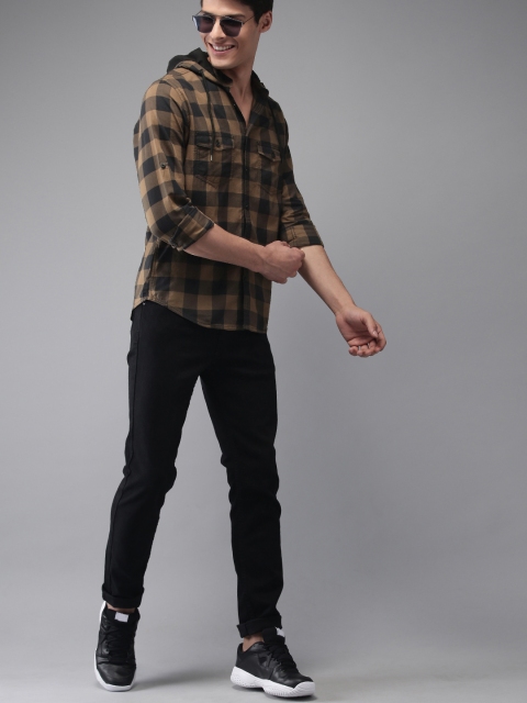 

HERE&NOW Men Brown & Black Regular Fit Checked Casual Shirt