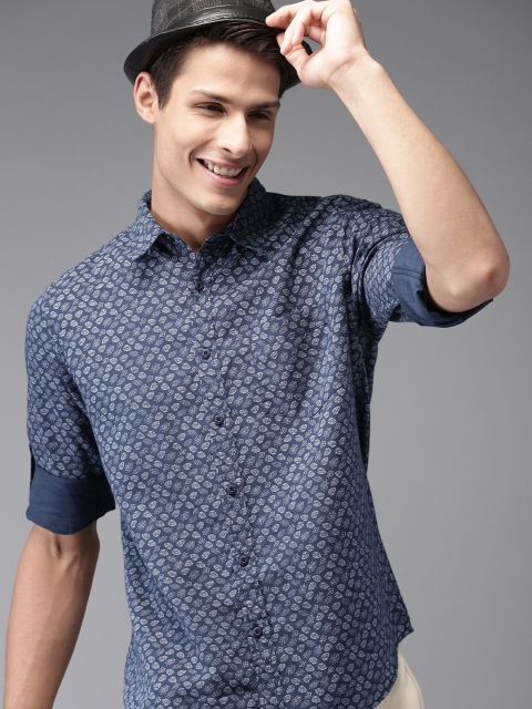 

HERE&NOW Men Navy Blue & White Regular Fit Printed Casual Shirt