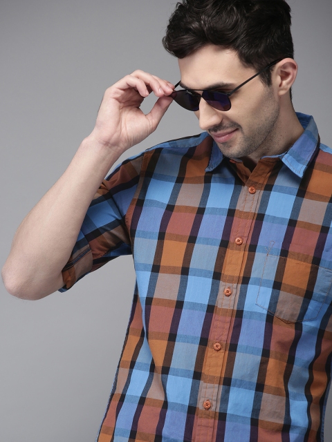 

HERE&NOW Men Brown & Blue Checked Casual Shirt