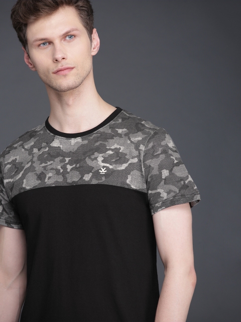 

WROGN Men Black & Grey Colourblocked Slim Fit Round Neck T-shirt