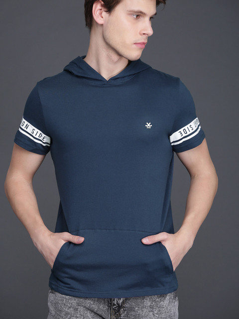

WROGN Men Blue Solid Slim Fit Hooded T-shirt
