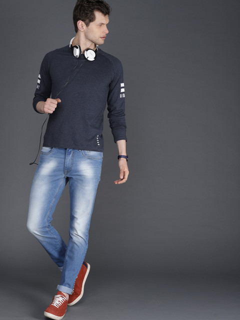 

WROGN Men Navy Blue Solid Slim Fit Round Neck T-shirt