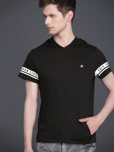 

WROGN Men Black Solid Slim Fit Hood T-shirt