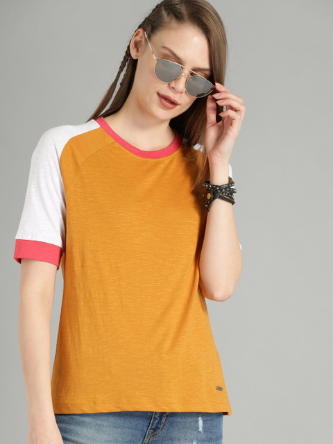 

The Roadster Lifestyle Co Women Mustard Solid Round Neck Pure Cotton T-shirt