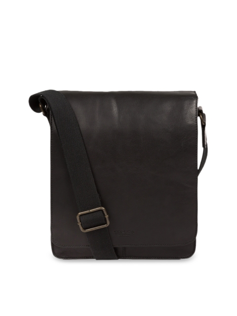 

PURE LUXURIES LONDON Men Black Conkca Range Genuine Leather Bowen Crossbody Bag