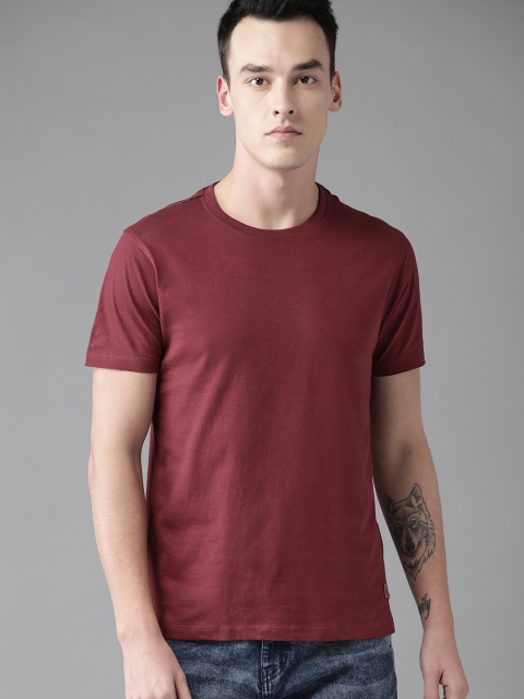

Roadster Men Maroon Solid Round Neck T-shirt