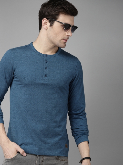 

Roadster Men Blue Solid Henley Neck T-shirt