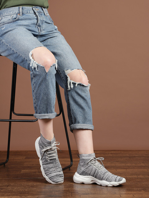 

Roadster Women Grey Melange & Black Solid Mid-Top Sneakers