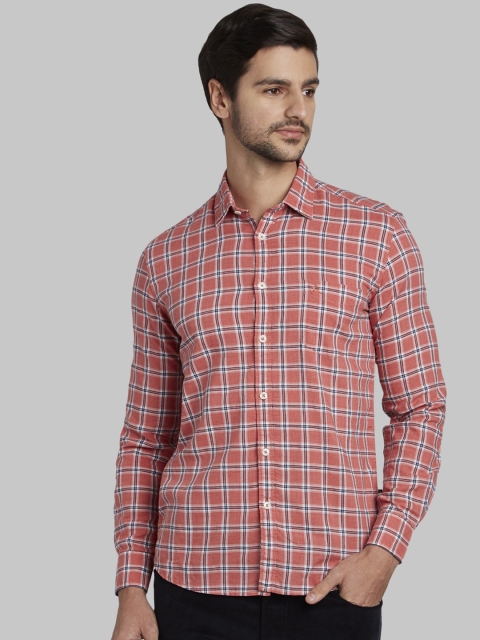 

Parx Men Coral & White Slim Fit Checked Casual Shirt