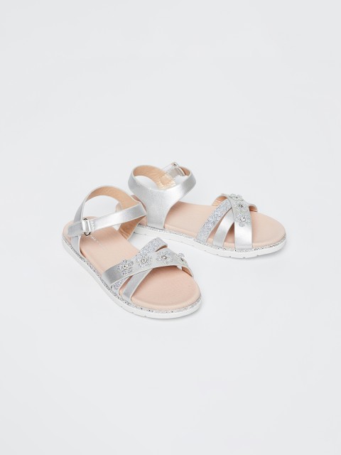 

Fame Forever by Lifestyle Girls Silver-Toned Solid Open Toe Flats