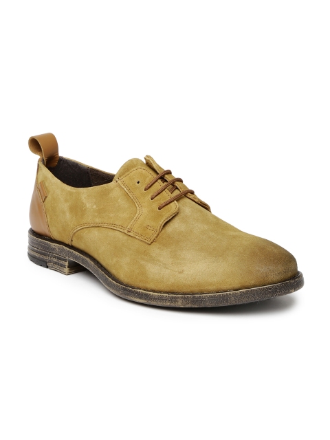 

Levi's Men Brown Leather Casual Shoes
