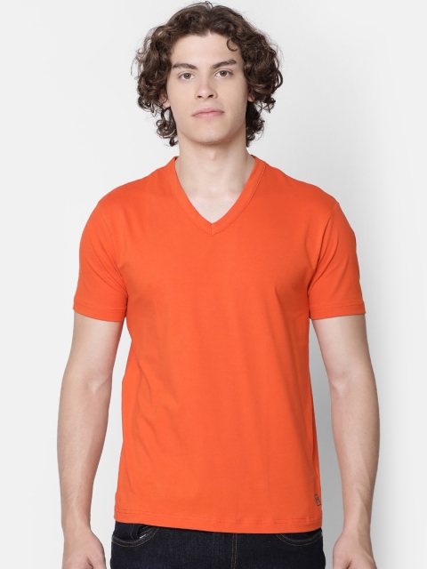 

IMYOUNG Men Orange Solid V-Neck T-shirt