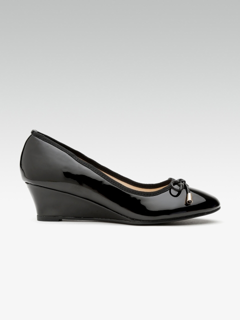 

Carlton London Women Black Solid Pumps