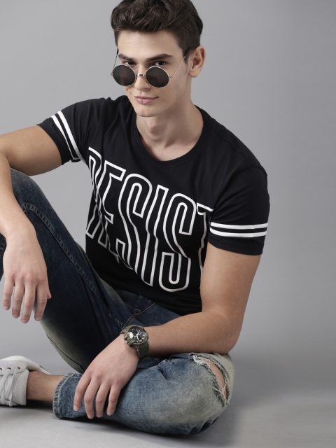 

HERE&NOW Men Black & White Printed Round Neck T-shirt