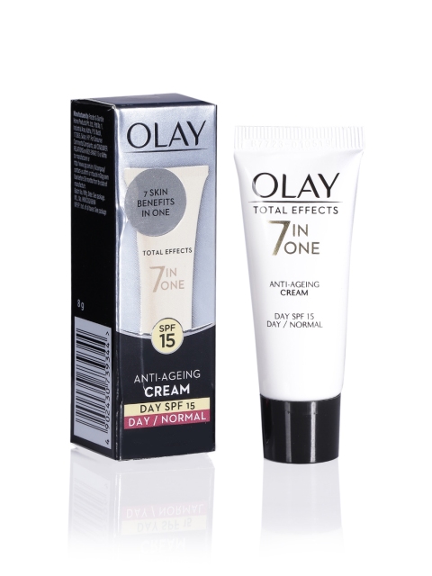 

Olay Women Total Effects 7 in 1 Anti-Ageing SPF 15 Day Cream 8 g, White