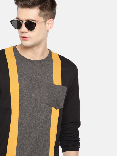 

Moda Rapido Men Charcoal Grey & Black Colourblocked Round Neck T-shirt