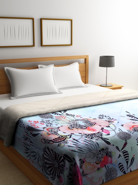 

SPACES Blue & Black Floral Print AC Room 300 GSM Double Bed Quilt
