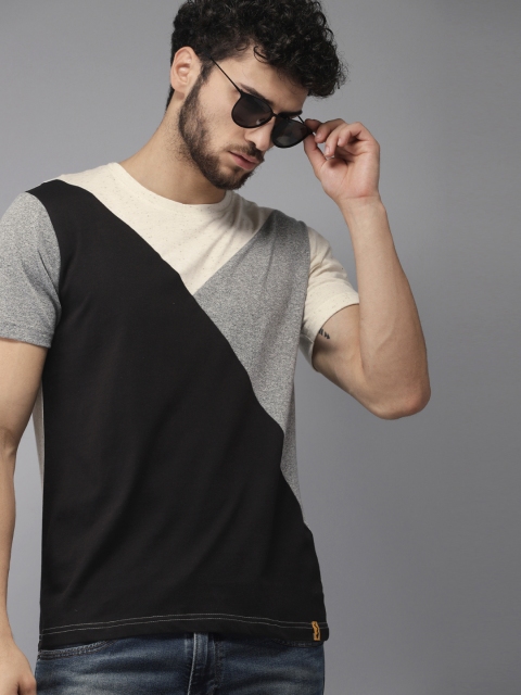 

Campus Sutra Men Black & Grey Colourblocked Round Neck T-shirt