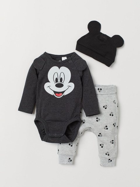 

H&M Girls Black 3-Piece Sustainable Jersey Set