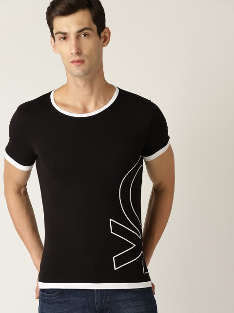 

United Colors of Benetton Men Black Printed Round Neck T-shirt