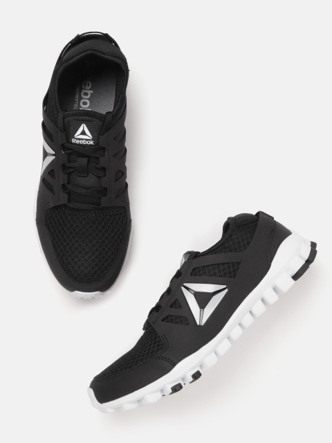 

Reebok Men Black Solid Travel TR Pro 2.0 LP Running Shoes