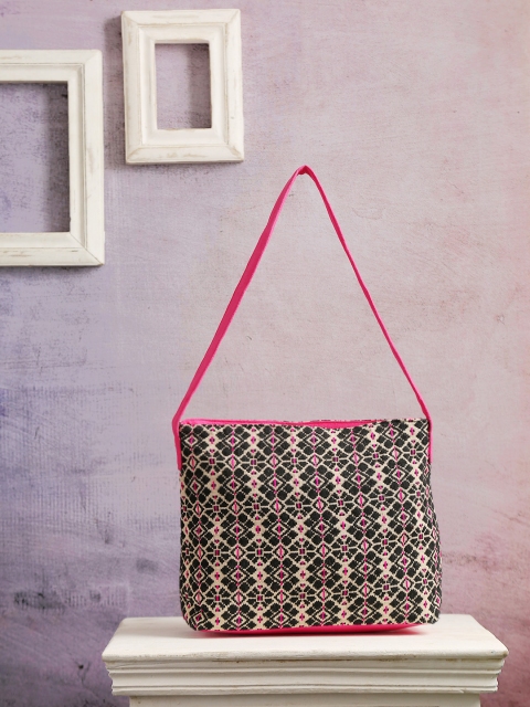 

ALII AND ALIIZEY Beige & Black Woven Design Shoulder Bag