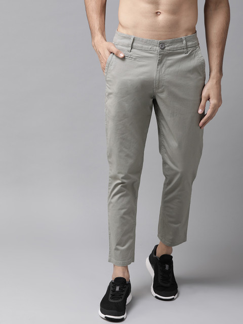 

Roadster Men Grey Regular Fit Solid Chinos