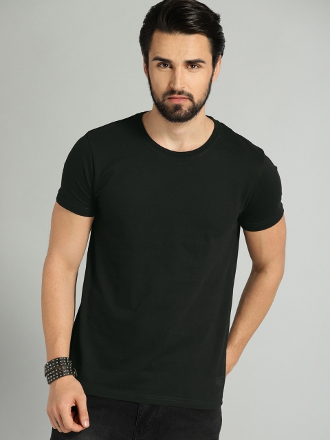 

The Roadster Lifestyle Co Men Black Solid Round Neck Pure Cotton T-shirt
