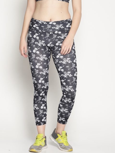

Soul Space Women Black Ankle-Length Yoga Leggings