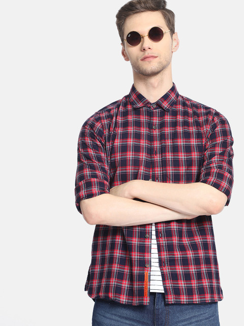 

SINGLE Men Navy Blue & Red Slim Fit Checked Casual Shirt