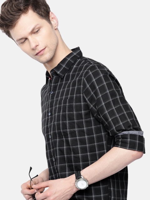 

SINGLE Men Black & Grey Slim Fit Checked Casual Shirt