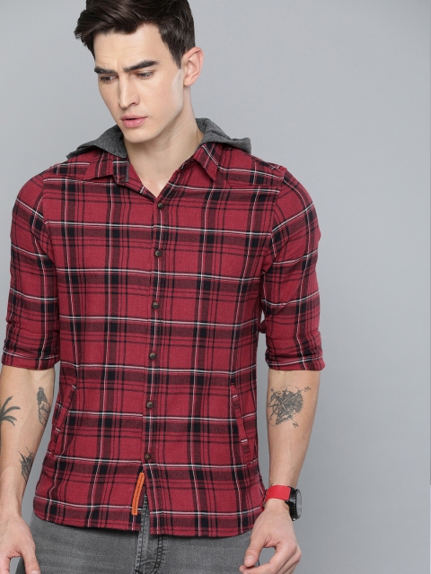 

SINGLE Men Red & Black Slim Fit Checked Casual Hooded Shirt
