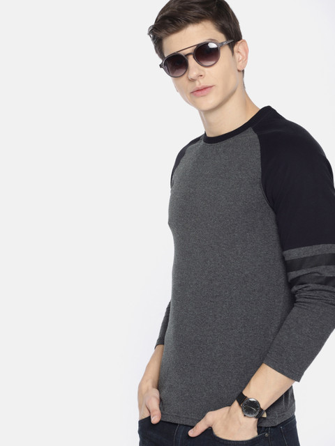 

SINGLE Men Charcoal Solid Round Neck T-shirt