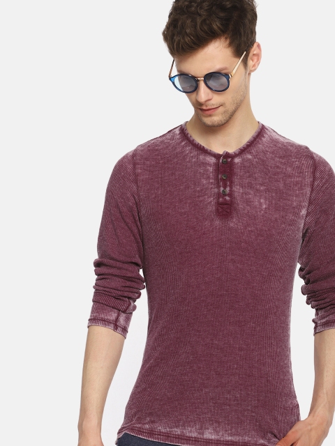 

SINGLE Men Maroon Self Design Henley Neck T-shirt