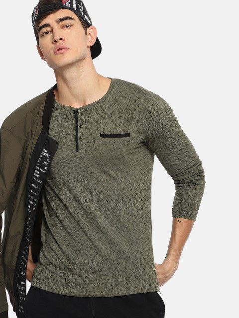 

SINGLE Men Olive Green Solid Henley Neck T-shirt