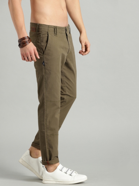 

Roadster Men Olive Green Regular Fit Solid Chinos